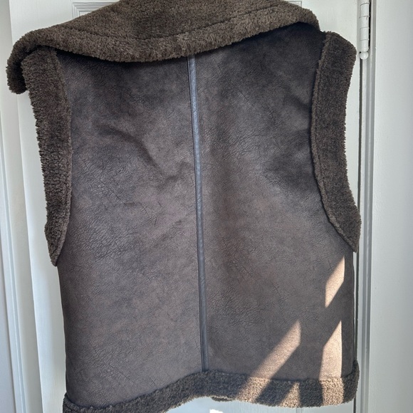 Frye Brown Shearling Vest - Picture 6 of 6